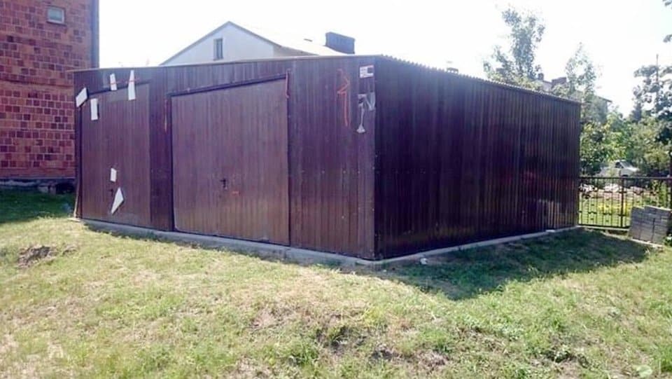 Plechová garáž 8×6 - hnědá