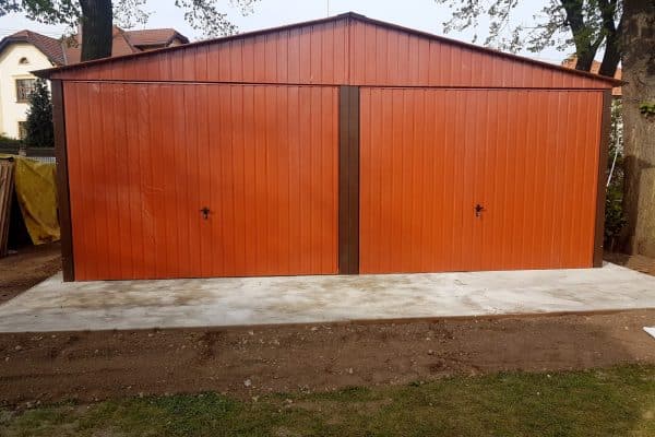 Blaszany montowany garaż 6×5m -jasny brąz/ brama podnoszona