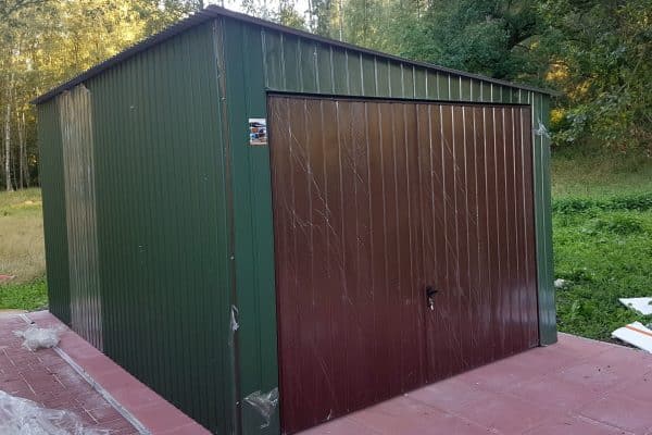 Blaszany montowany garaż 3×5m - ciemnozielony mat/ ciemny brąz mat