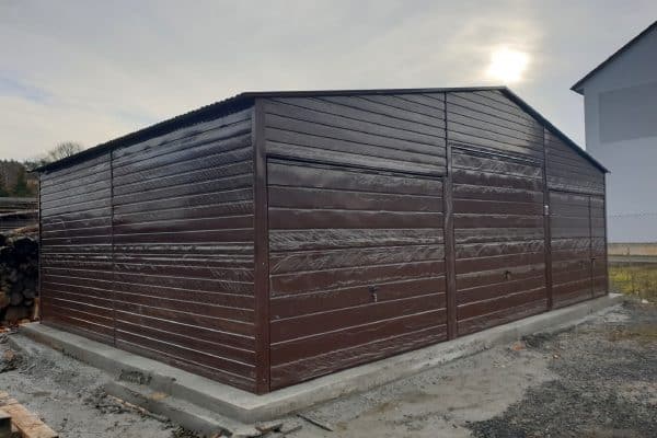 Blaszany garaż 9x6m - ciemny brąz