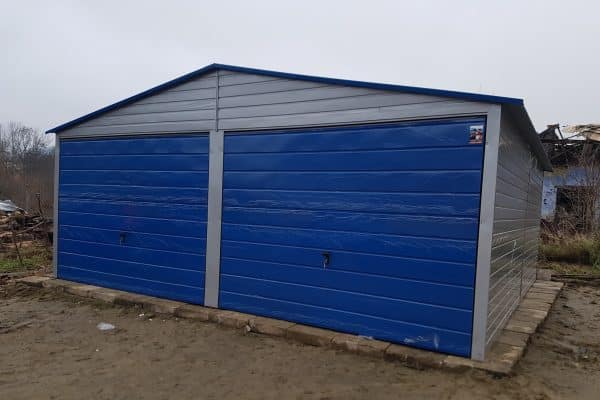 Blaszany montowany garaż 6×6m -srebrny/niebieski