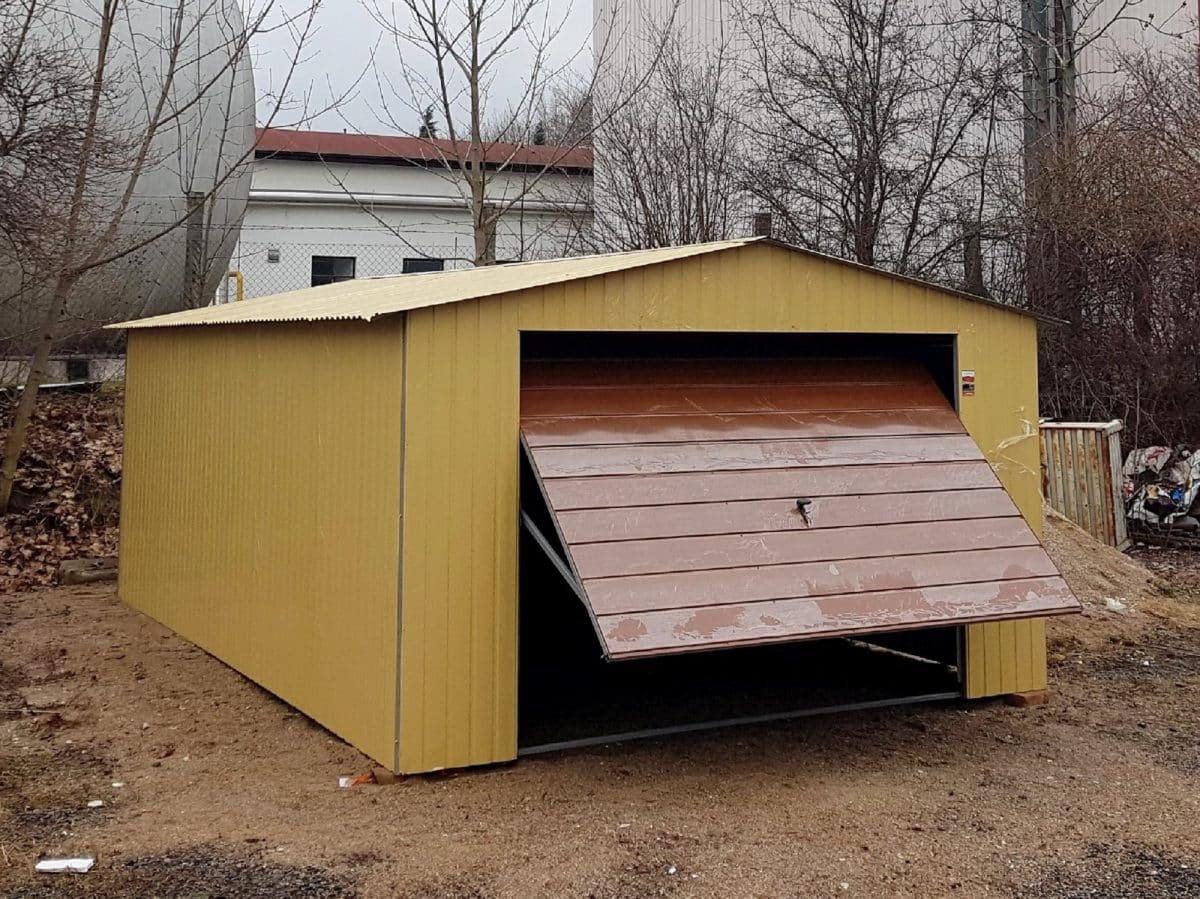 Blaszany garaż 4x6 m - piaskowy/złoty dąb