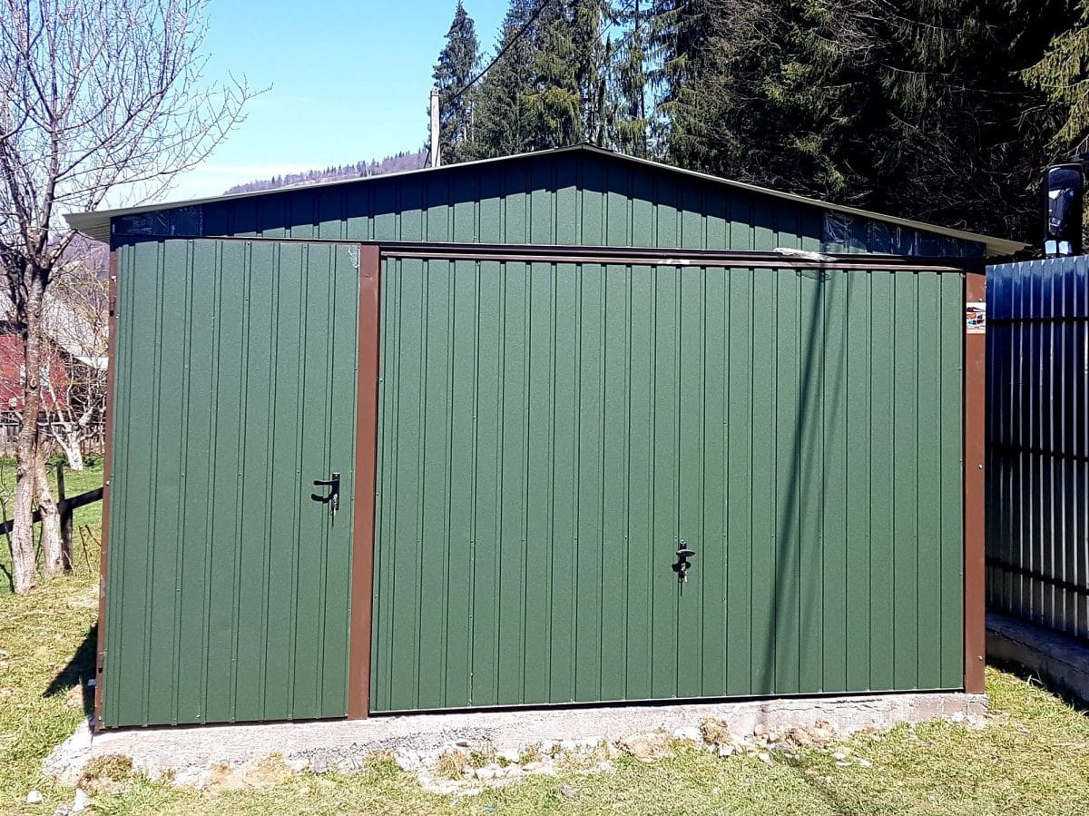 Garaż blaszany 5x5m - ciemny zielony matowy