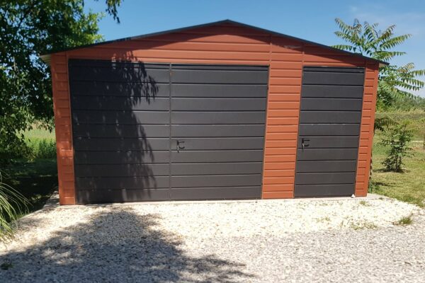 Garaż blaszany 5x6 m - jasny brąz matowy/ czarny matowy